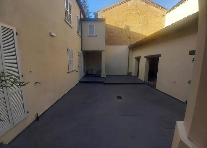 Console Camprini - Solo Locazioni Oltre 29 Giorni